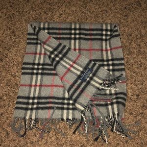 Burberry cashmere scarf